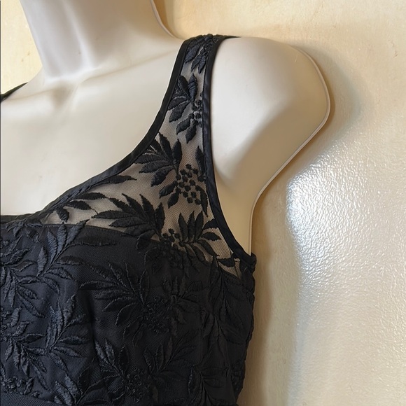 Patra Black Sleeveless Formal with embroidered illusion neck size 8 - Picture 6 of 11